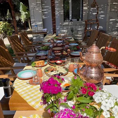 Alacati Xl Luxury Otel