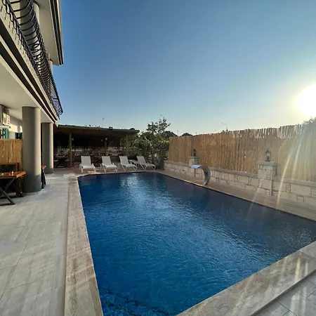 Alacati Xl Luxury Otel *