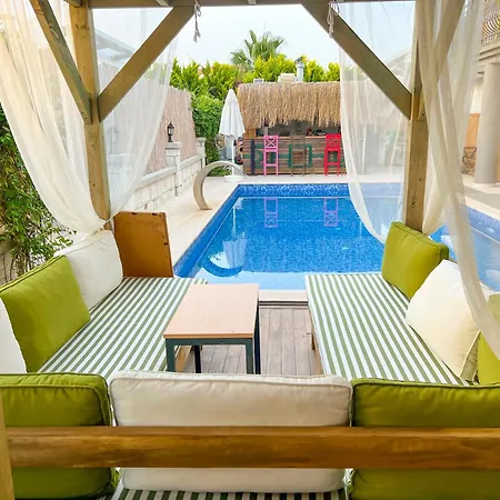 Alacati Xl Luxury Otel *